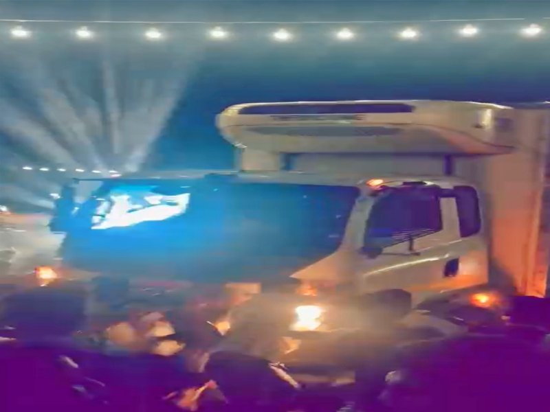 8 killed as truck ploughs into Ganesh Visarjan procession in K'taka