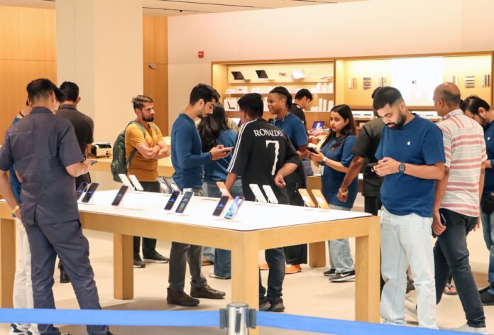 Apple to clock record sales in India during festive season with 28 pc growth: Analysts