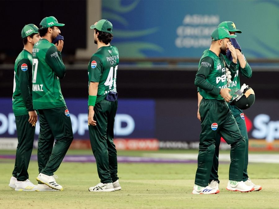 Asia Cup: Pakistan team leaves for Dubai Stadium, match against UAE delayed by an hour