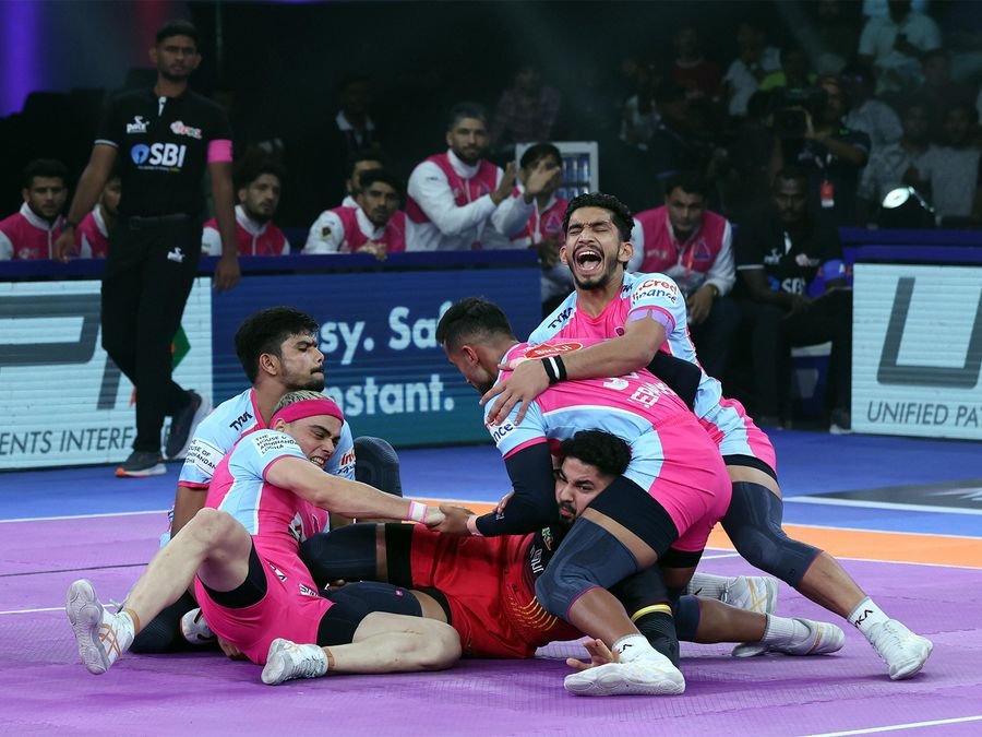 Bengaluru Bulls triumph over Jaipur Pink Panthers in their own backyard; register third win on the trot