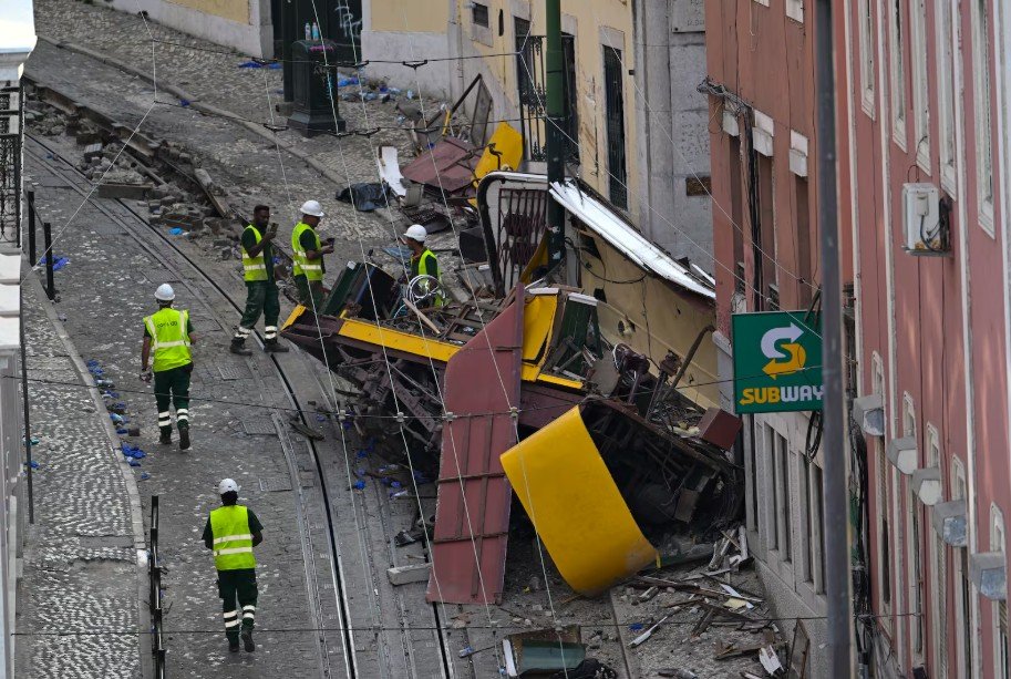 Broken cable caused fatal Lisbon funicular derailment, says investigation
