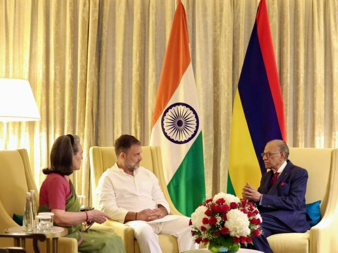 Congress leaders Sonia Gandhi, Rahul Gandhi meet with Mauritius PM Navinchandra Ramgoolam