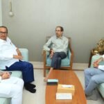 Congress stakes claim over LoP post in Maha Legislative Council during meeting with Uddhav Thackeray