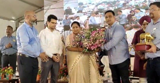 Delhi CM Gupta inaugurates first large-scale biogas plant at Nangli dairy, targets former CM Kejriwal