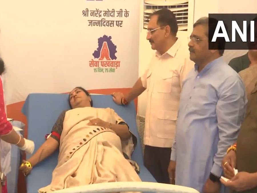 Delhi CM takes part in sankalp walk, donates blood to celebrate PM Modi's birthday