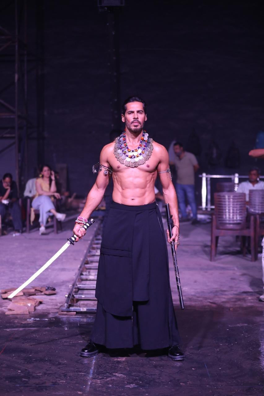 Dino Morea teams up with Neha Kakkar for "Tu Pyaasa Hai", says it had something special