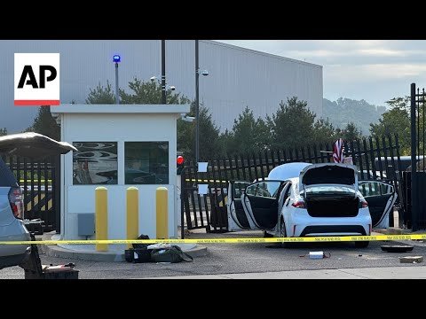 Driver rams car into FBI building gate in Pittsburgh (Video)