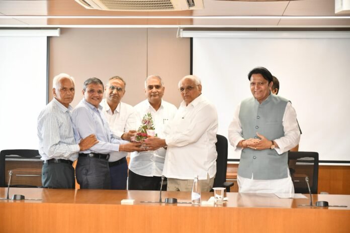Gujarat: Businessmen meet CM Patel; thank Centre for GST reforms (Lead) 