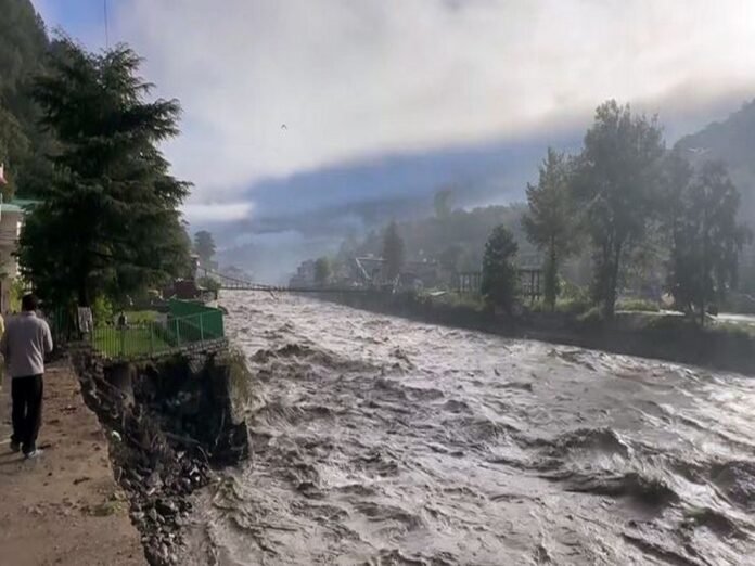 Himachal: 647 roads, 185 power transformers disrupted as monsoon continues to batter state