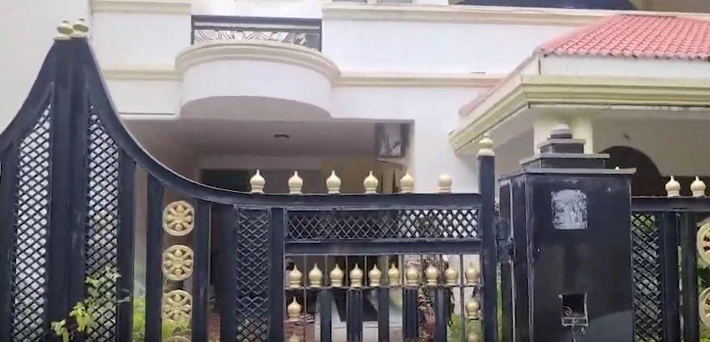 I-T Dept raids medical equipment trader at 30 locations in MP, Mumbai over suspected tax evasion