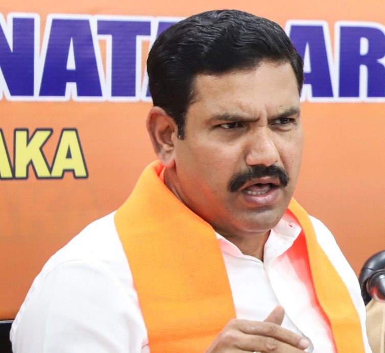 Informed HM Amit Shah on Congress govt's 'anti-Hindu' policies: K'taka BJP