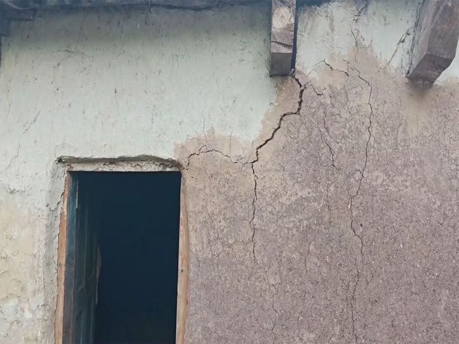 J-K: Several houses develop cracks in Ramban due to land subsidence