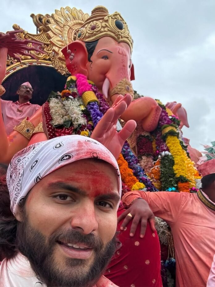 Janhvi Kapoor’s beau Shikhar Pahariya bids adieu to Lalbaugcha Raja