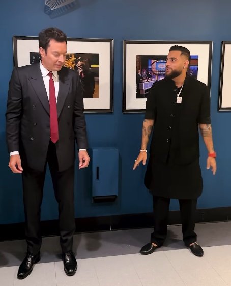 Karan Aujla gives bhangra lessons to Jimmy Fallon