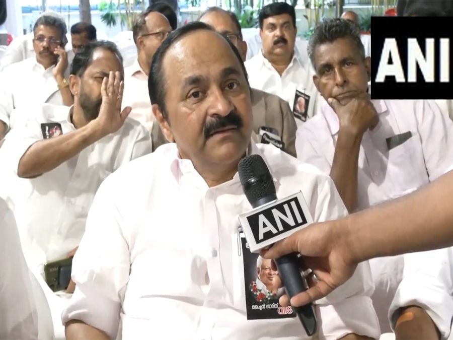 Kerala LoP VD Satheesan as mortal remains of PP Thankachan brought to Kochi