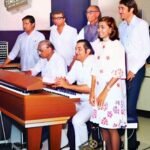Kunal Ganjawala shares rare image of Raj Kapoor from the recording of ‘Ek Din Bik Jayega’ song