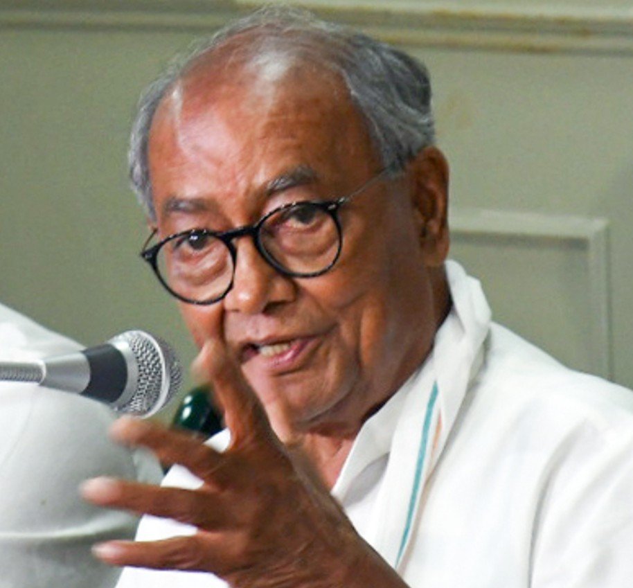 MP: Digvijaya alleges 'irregularities' in tendering of 'Dial 112', writes to DGP seeks investigation