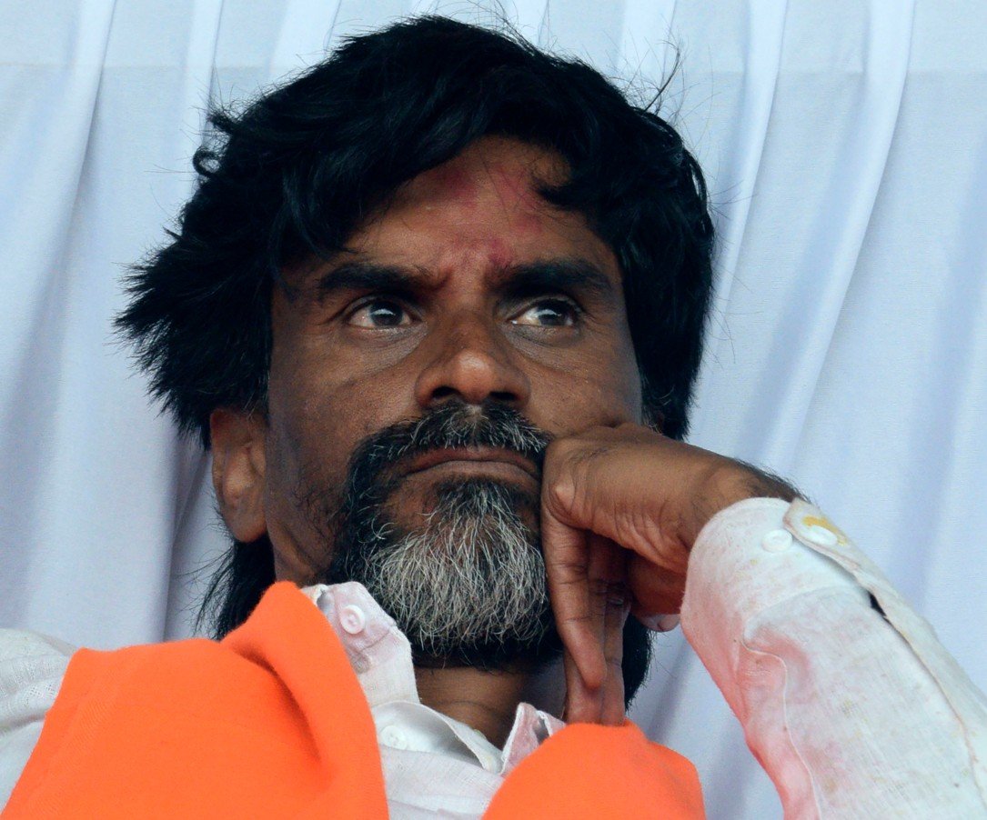 Maha: Jarange-Patil’s demands accepted; says notification must be issued within an hour to end protests