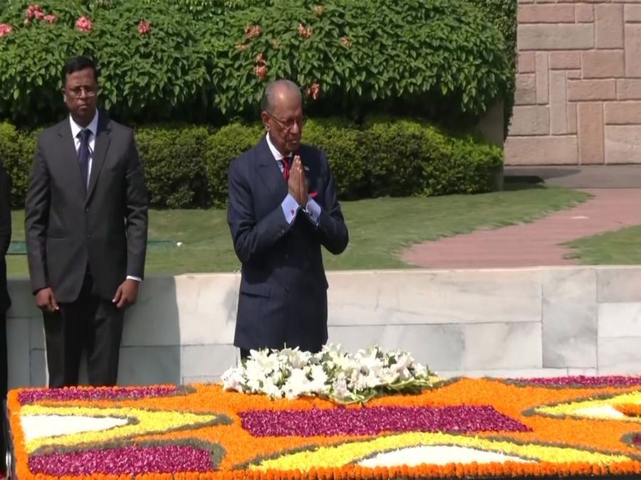 Mauritius PM Navin Ramgoolam pays tribute to Mahatma Gandhi at Rajghat