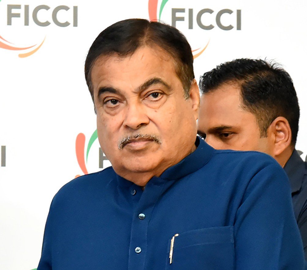 Nitin Gadkari backs educating students in regional languages on road safety
