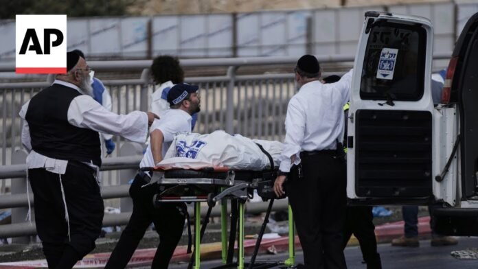 Palestinian gunmen open fire at Jerusalem bus stop, killing 6 people (Video)