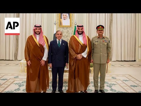 Saudi Arabia signs defense pact with Pakistan after Israel's attack on Qatar (Video)