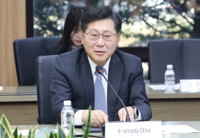South Korea, Japan hold vice ministerial-level finance meeting to discuss global issues