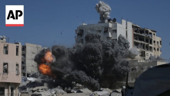 Strikes continue across Gaza City as Palestinians forced to evacuate (Video)