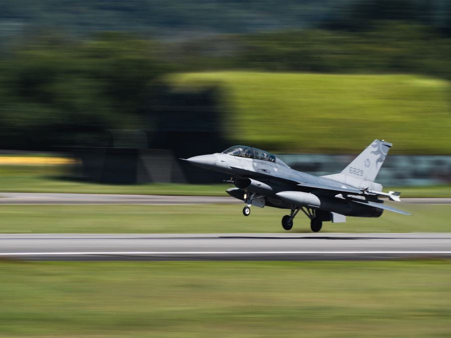 Taiwan detects 27 Chinese aircraft, 14 PLAN vessels near its territory