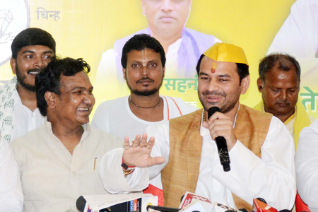 Tejashwi Yadav’s dance video goes viral, Tej Pratap responds