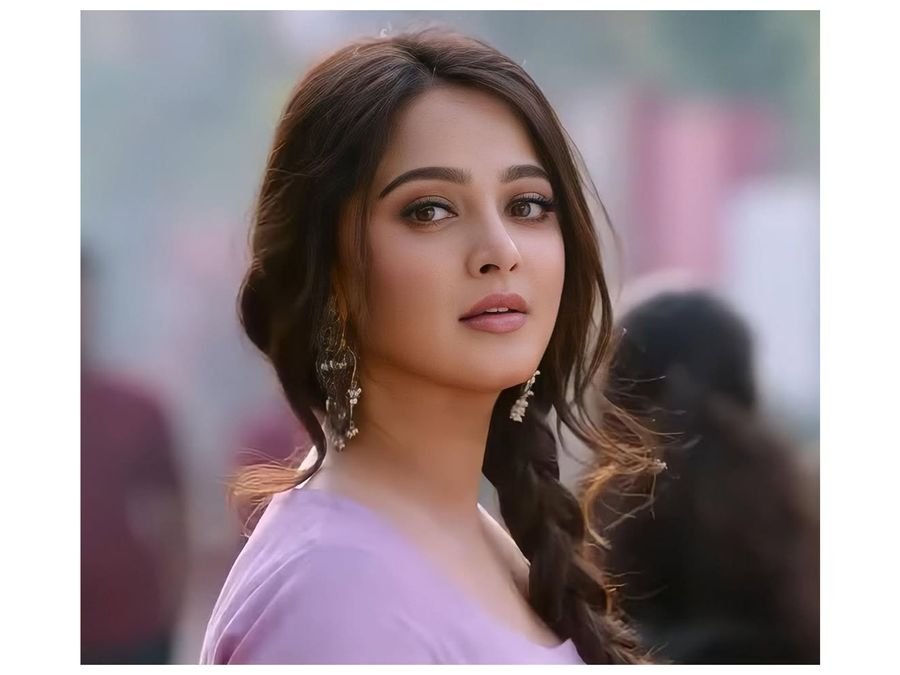 "To reconnect to the world...": Anushka Shetty announces break from social media, days after 'Ghaati' release
