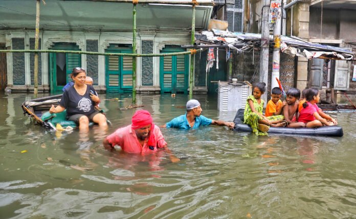 Death toll in rain-related incidents in Bengal rises to 10, eight die in Kolkata alone (Lead)
