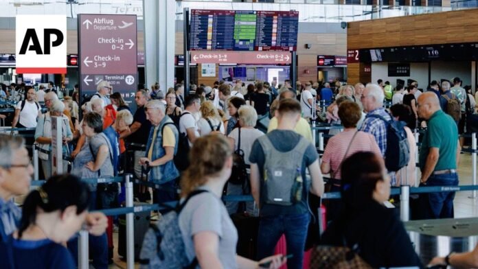 Passengers react to cyberattack at major European airports (Video)