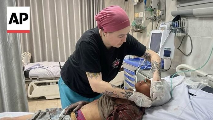 American nurse films a hospital’s destruction in Gaza City as Israeli forces surround it (Video)