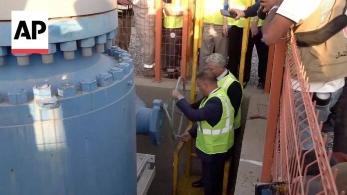 Iraq resumes oil exports from the Kurdish region after more than 2 years (Video)