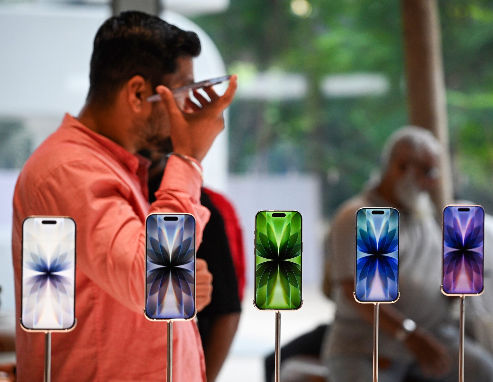 Apple iPhone 17 Air and 17 models see strong sales in India as consumer demand surges