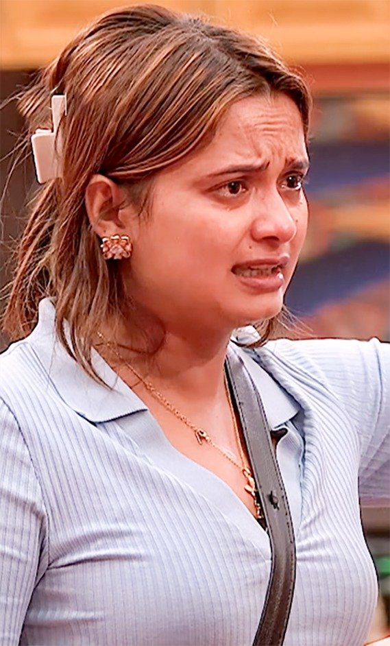 Bigg Boss 19: Neelam Giri breaks down in tears after Awez Darbar teases her