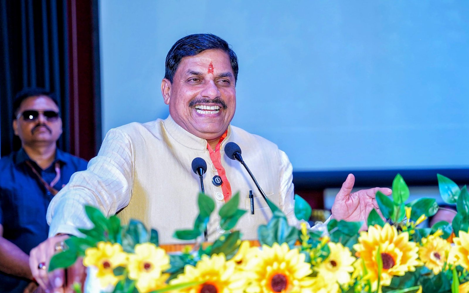 CM Mohan Yadav appeals to traders to promote Swadeshi products