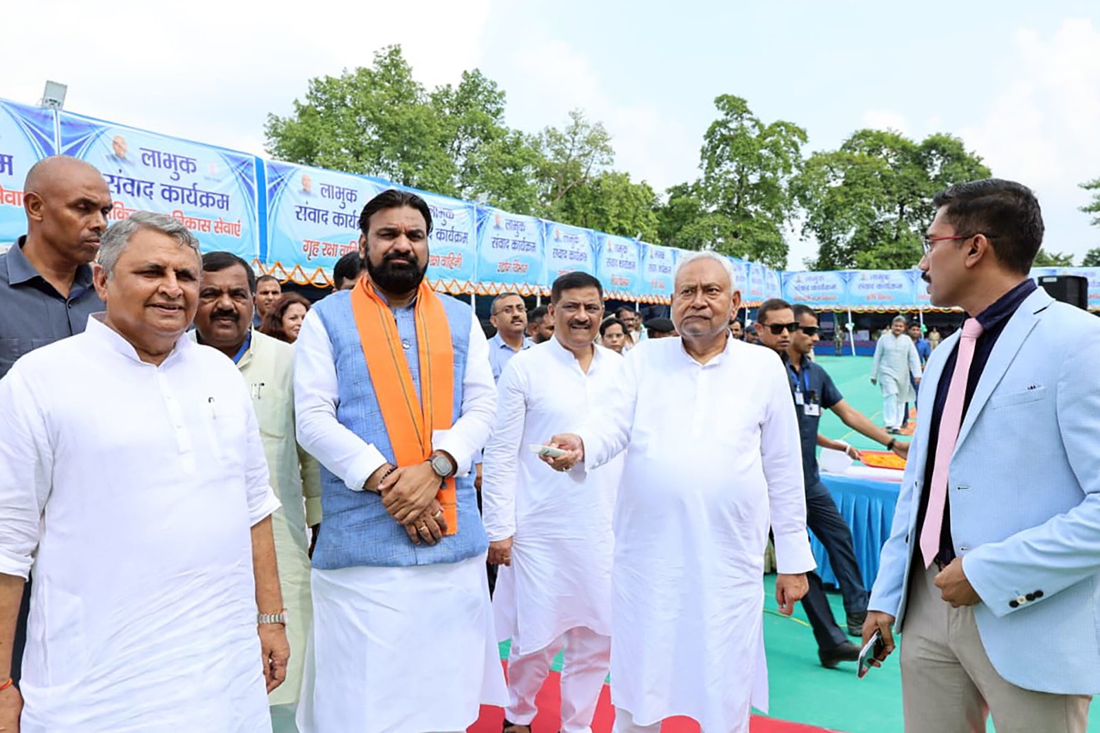 Nitish Kumar inaugurates, lays foundation stones for projects worth Rs 1,198.86 crore in West Champaran