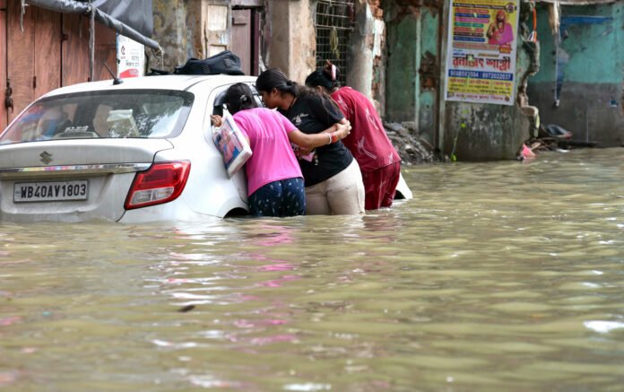 Rahul Gandhi, MA Baby express grief over electrocution deaths in Kolkata
