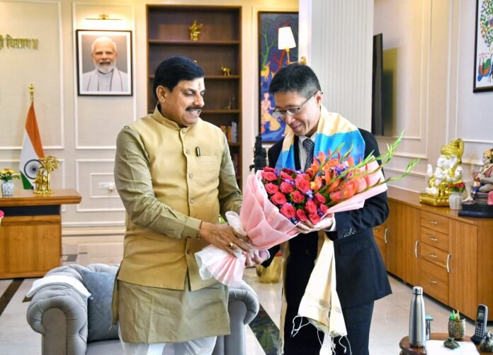 Singapore Consul General meets CM Mohan Yadav, discusses investment in green energy