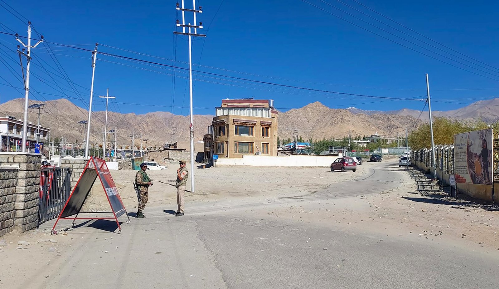Curfew continues in Leh, Kargil; Home Ministry team meets LAD, KDA members
