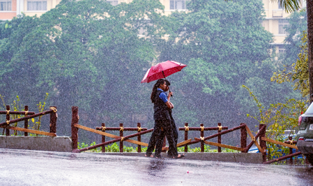 Heavy rain lashes Kerala, weather alerts issued in some areas