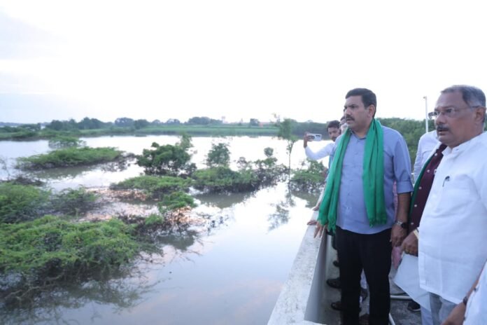 Cong govt busy conducting caste census, priority should be farmers: K’taka BJP