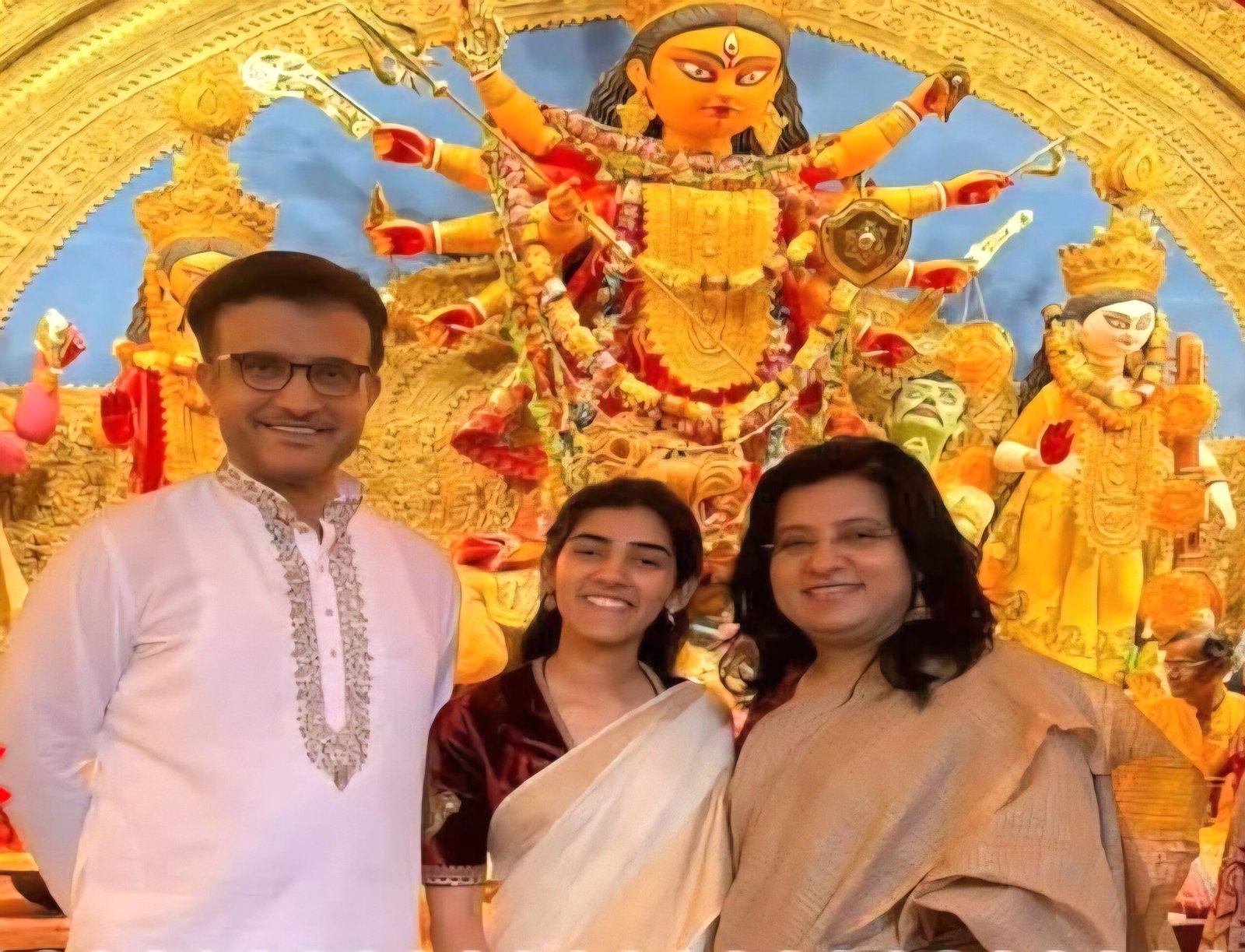 Durga Puja: Sourav Ganguly offers prayers along with his family