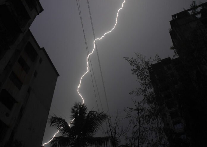 MP: Eight injured in lightning strike during Navratri rituals in Satna