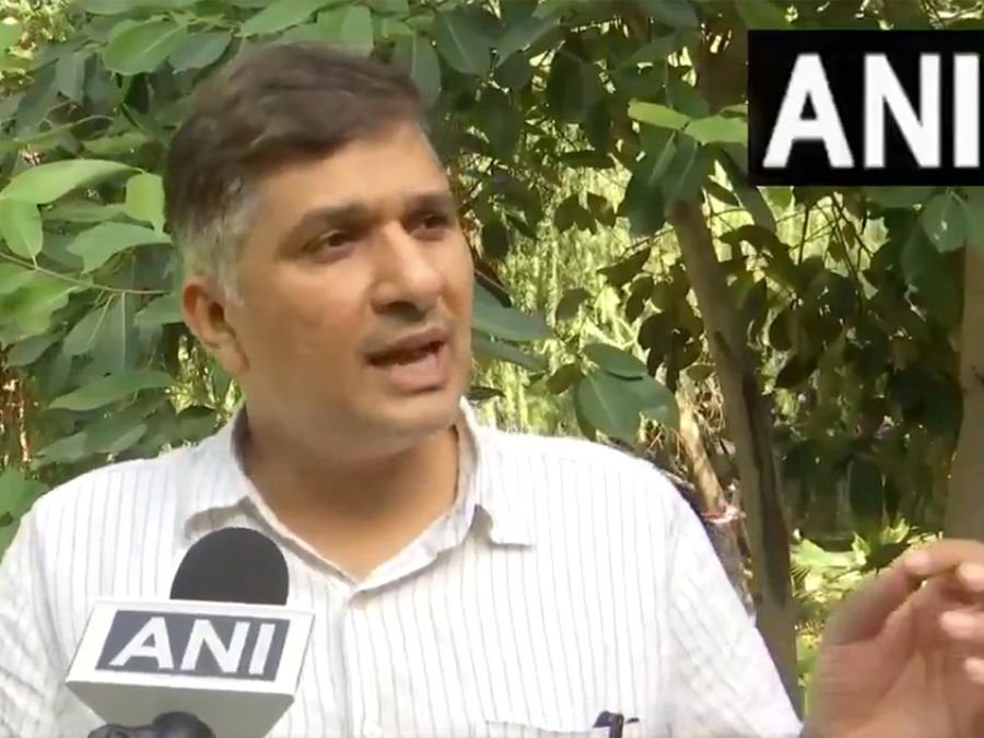 Election Commission is duty-bound to respond": AAP Delhi President Saurabh Bharadwaj on Rahul Gandhi's claims of "vote chori