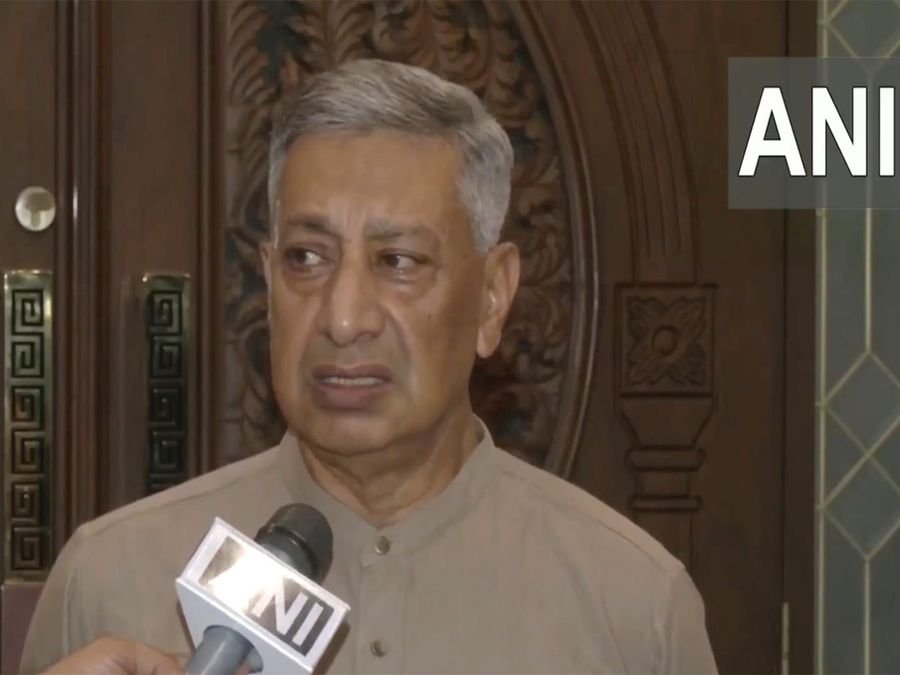 Former J-K DGP SP Vaid alleges "political motive" behind Leh violence amid Sonam Wangchuck's hunger strike