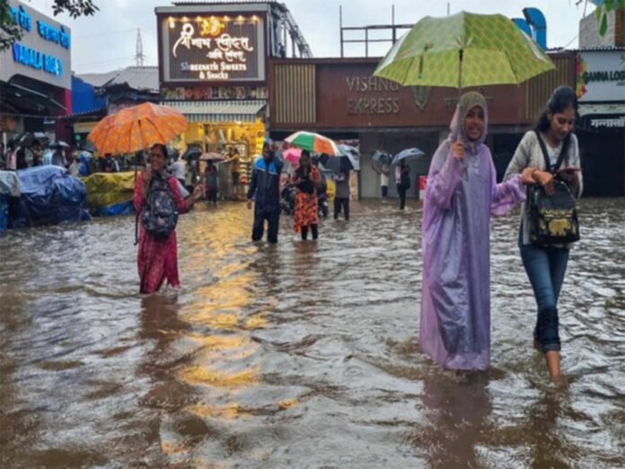 Maharashtra: IMD issues heavy rainfall warning for Konkan, Marathwada till September 30