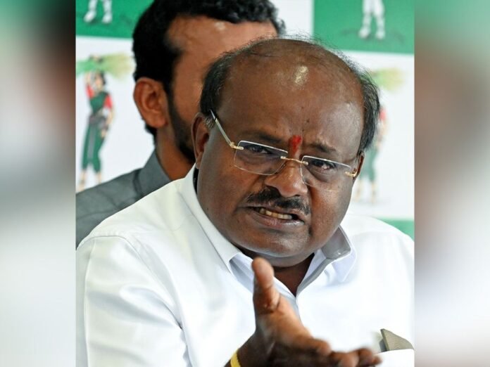 HD Kumaraswamy condoles loss of lives in Karur stampede